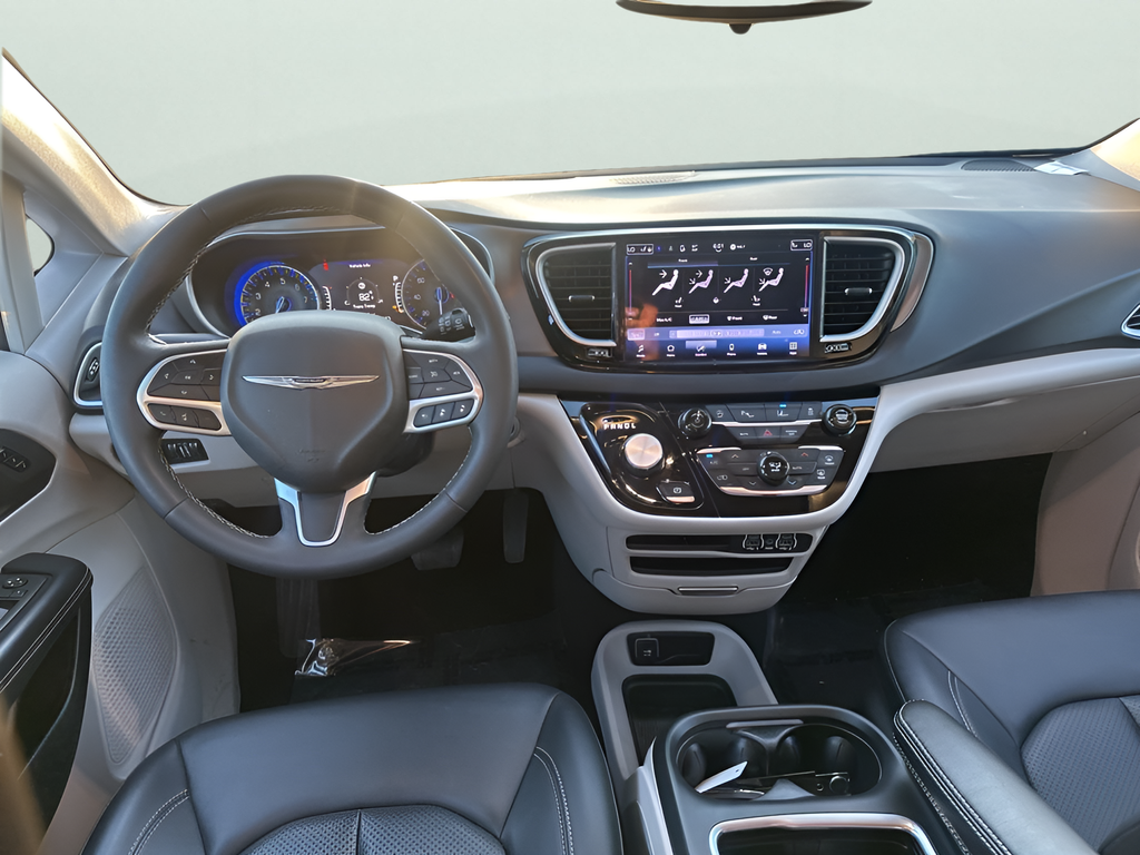 Used Car 2024 Chrysler Pacifica  Touring L For Sale Under $30,000 In Austin, Texas