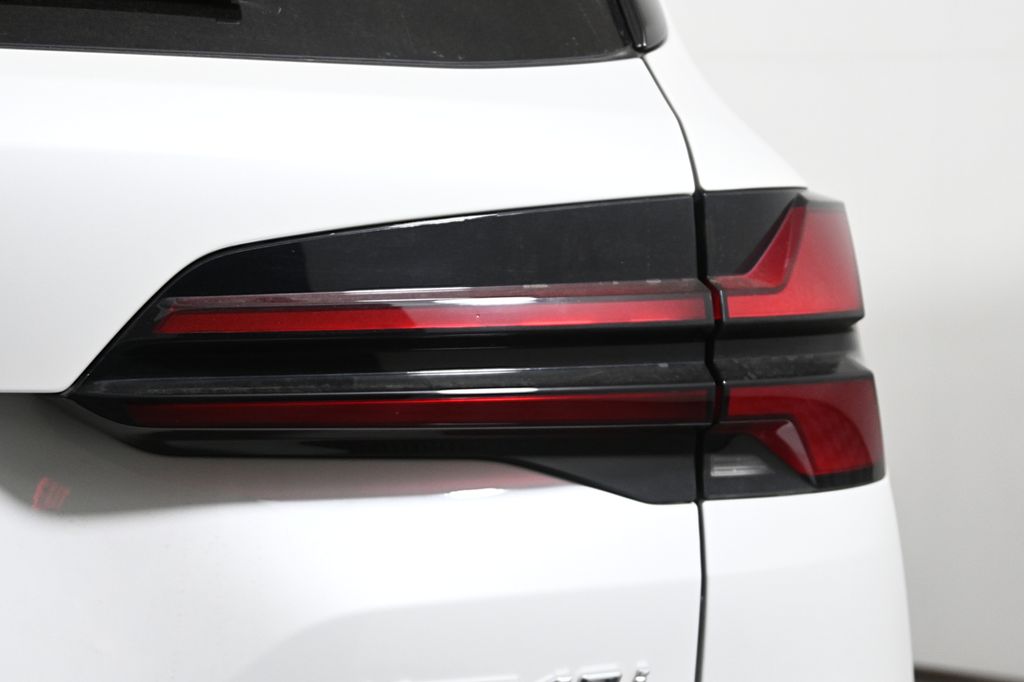 Thumbnail: 2024 BMW X5 - 13