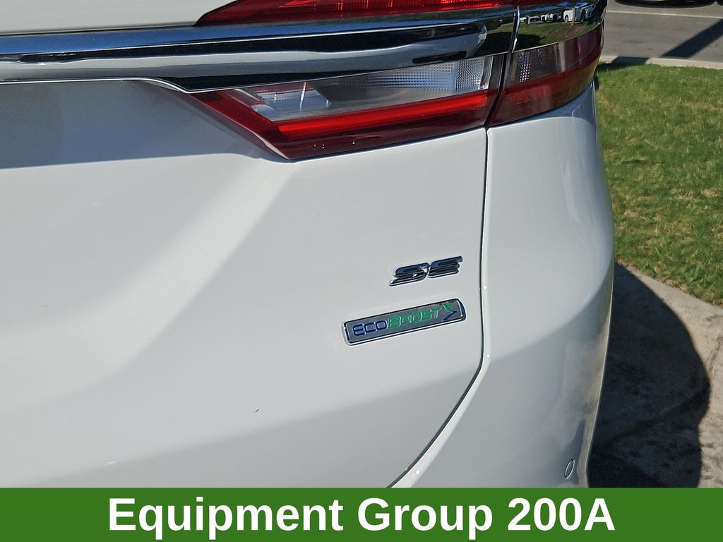 2018 Ford Fusion SE White at Matthews Motors of Wilmington