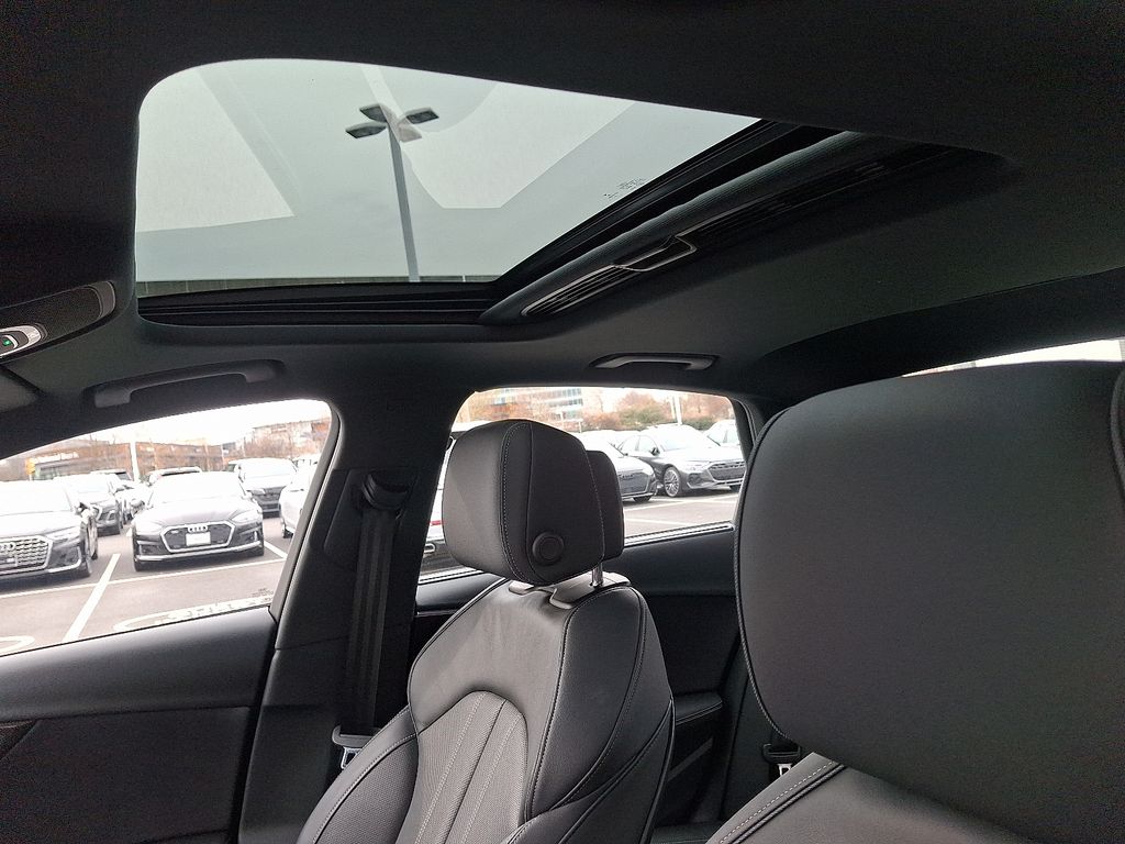 Thumbnail: 2022 Audi S4 - 14