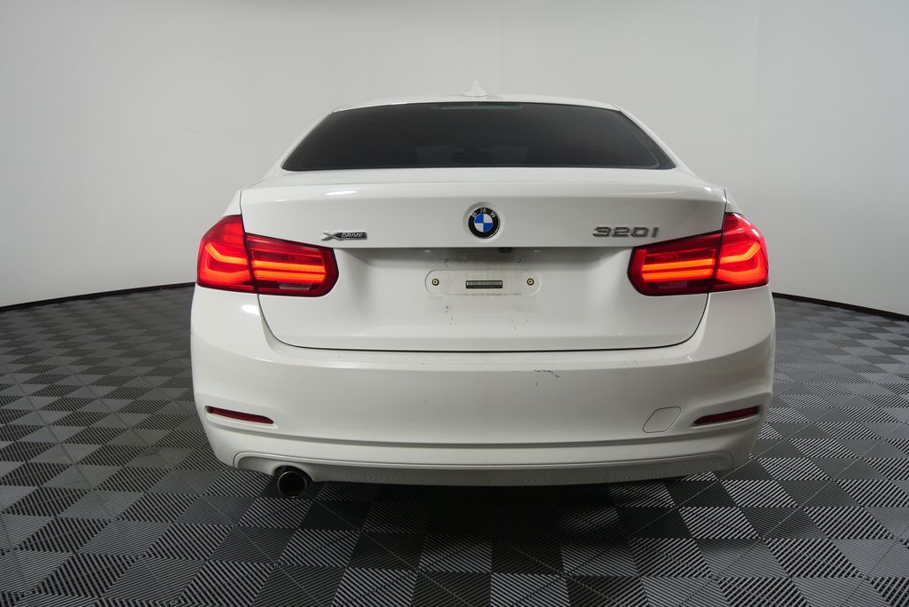 Thumbnail: 2018 BMW 3 Series - 4