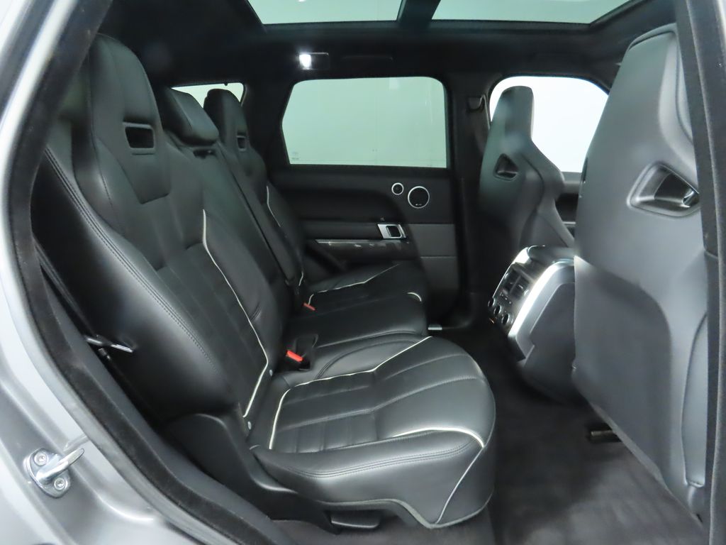 Thumbnail: 2016 Land Rover Range Rover Sport - 23