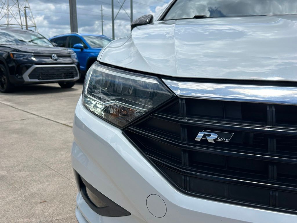 Used 2019 Pure White Volkswagen R-Line image 33