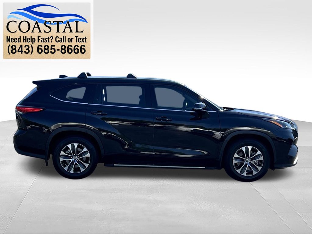2022 Toyota Highlander XLE Brown at Davis Toyota of Orangeburg