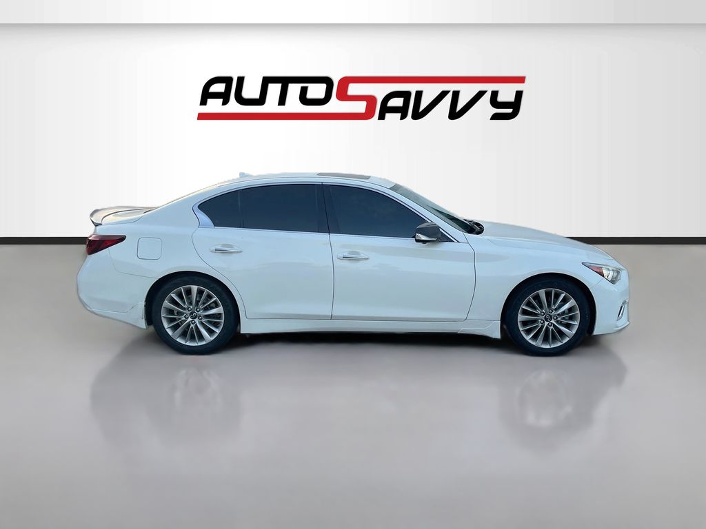Used 2021 White INFINITI 3.0t LUXE image 8