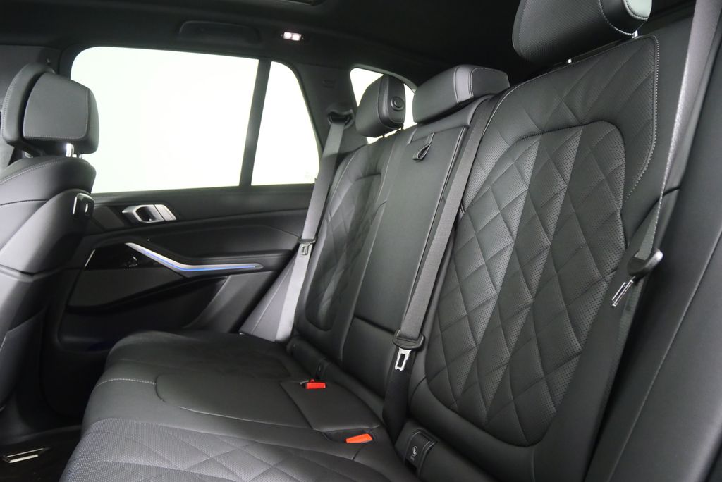 Thumbnail: 2026 BMW X5 - 13