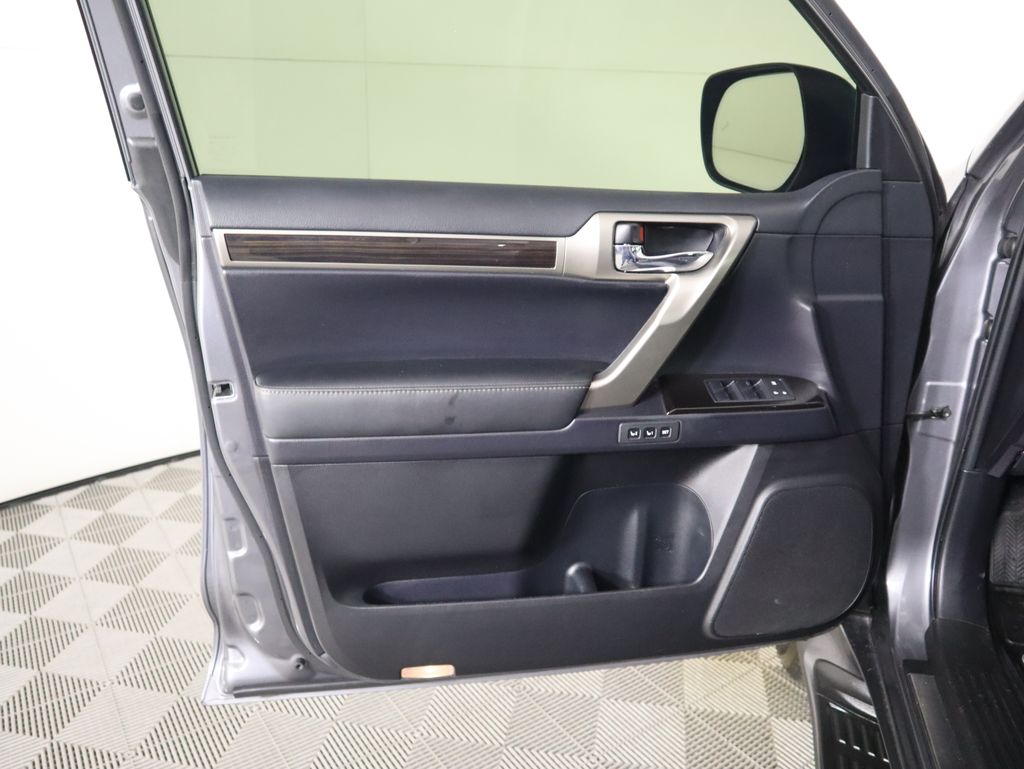 2016 Lexus GX 460 25