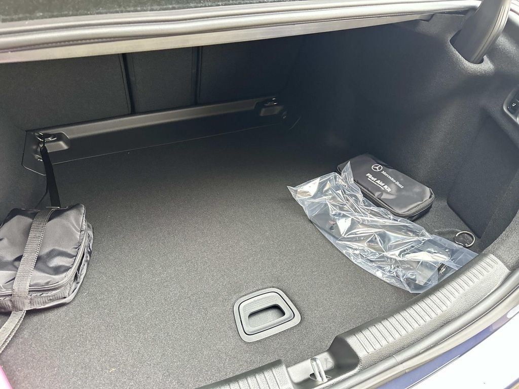 Thumbnail: 2025 Mercedes-Benz C-Class - 13