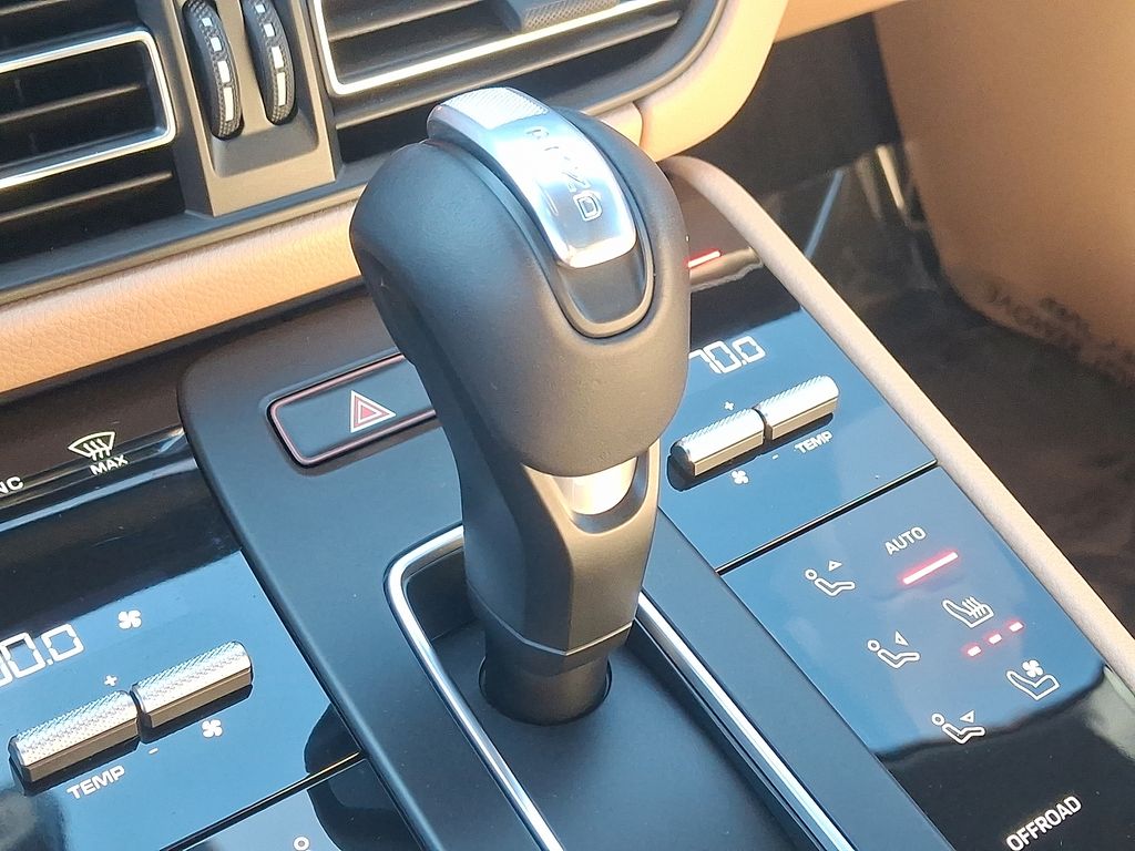 Thumbnail: 2025 Porsche Macan - 19