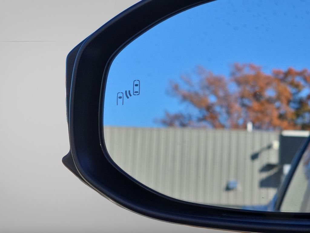 2023 Toyota Prius LE photo 3