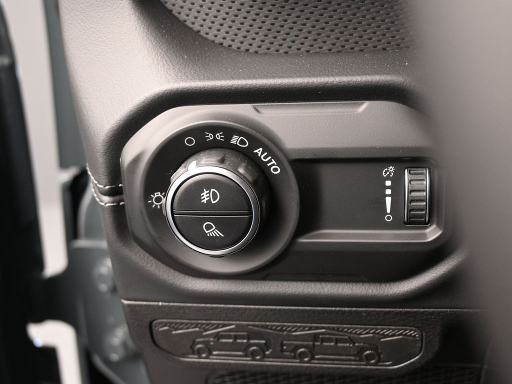 New 2026 Anvil Clearcoat Jeep Rubicon image 25