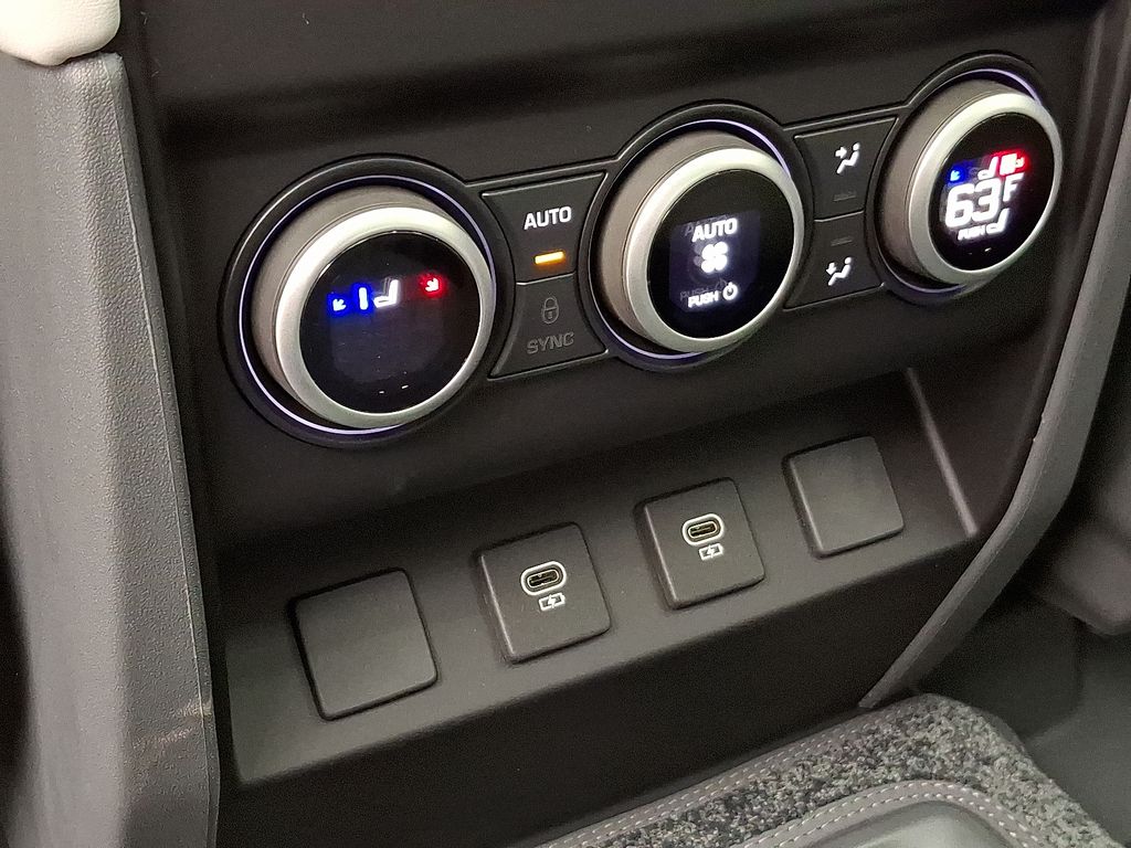 Thumbnail: 2025 Land Rover Defender - 7