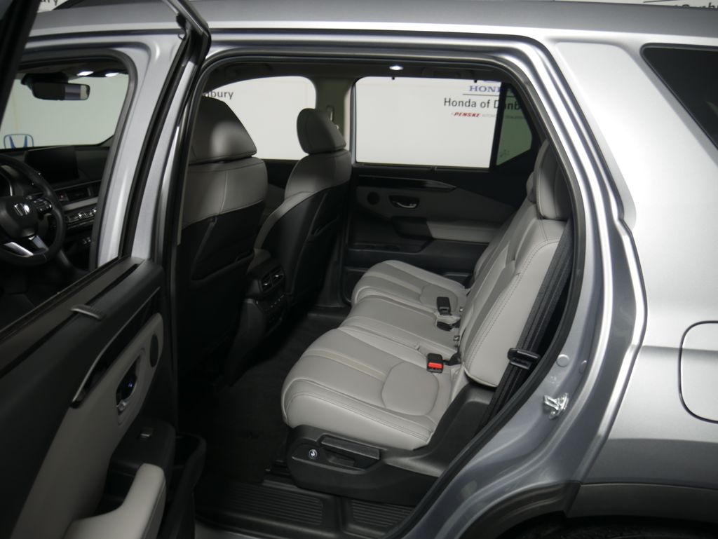 Thumbnail: 2024 Honda Pilot - 16
