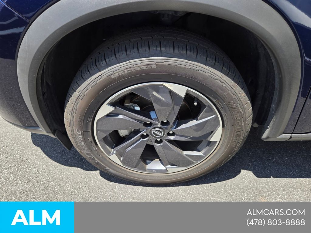 Used 2025 Blue Nissan SV image 29