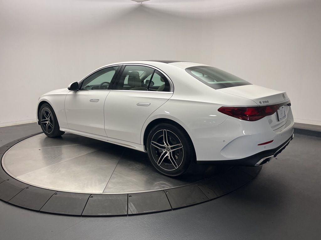 Thumbnail: 2026 Mercedes-Benz E-Class - 5