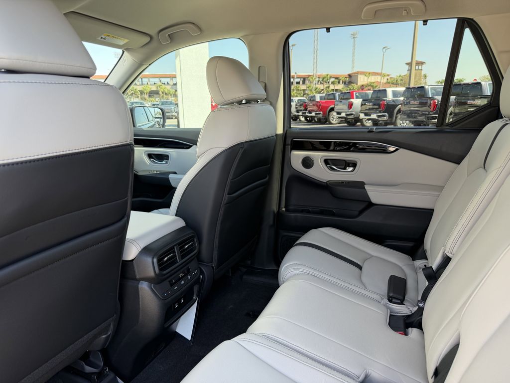 new 2026 Honda Pilot car, priced at $44,107