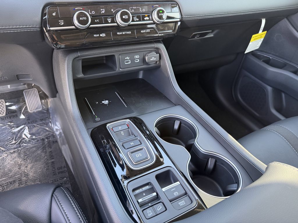 new 2025 Honda Pilot car, priced at $50,875