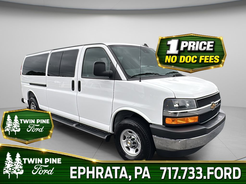 2025 Chevrolet Express 3500 LT Extended RWD