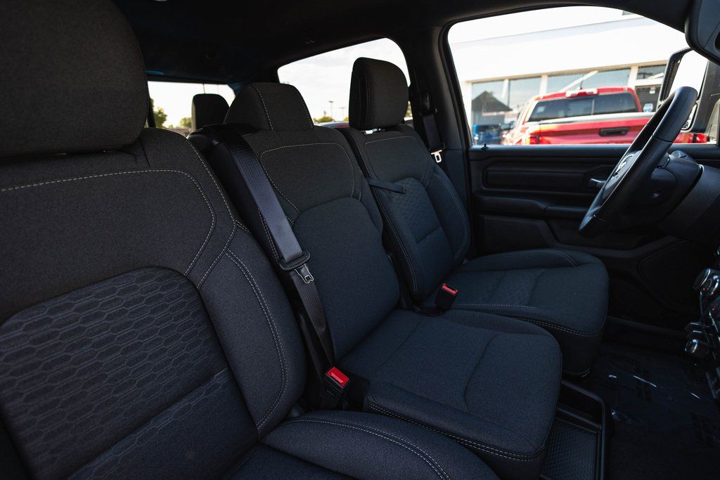 2026 Ram 1500 Tradesman thumbnail 31