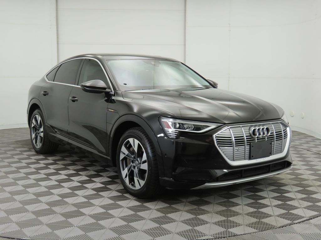 Thumbnail: 2020 Audi e-tron - 3