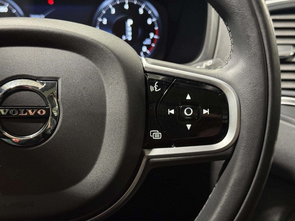 Used 2020 Osmium Gray Metallic Volvo T6 Momentum image 10