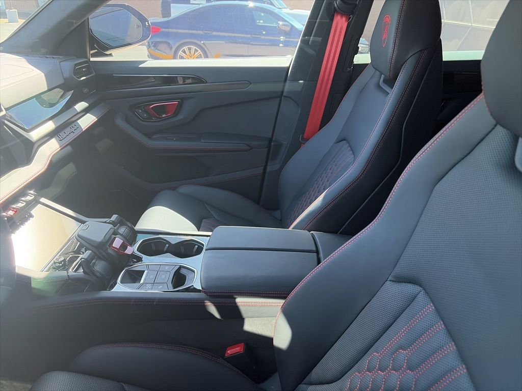 Thumbnail: 2025 Lamborghini Urus - 9