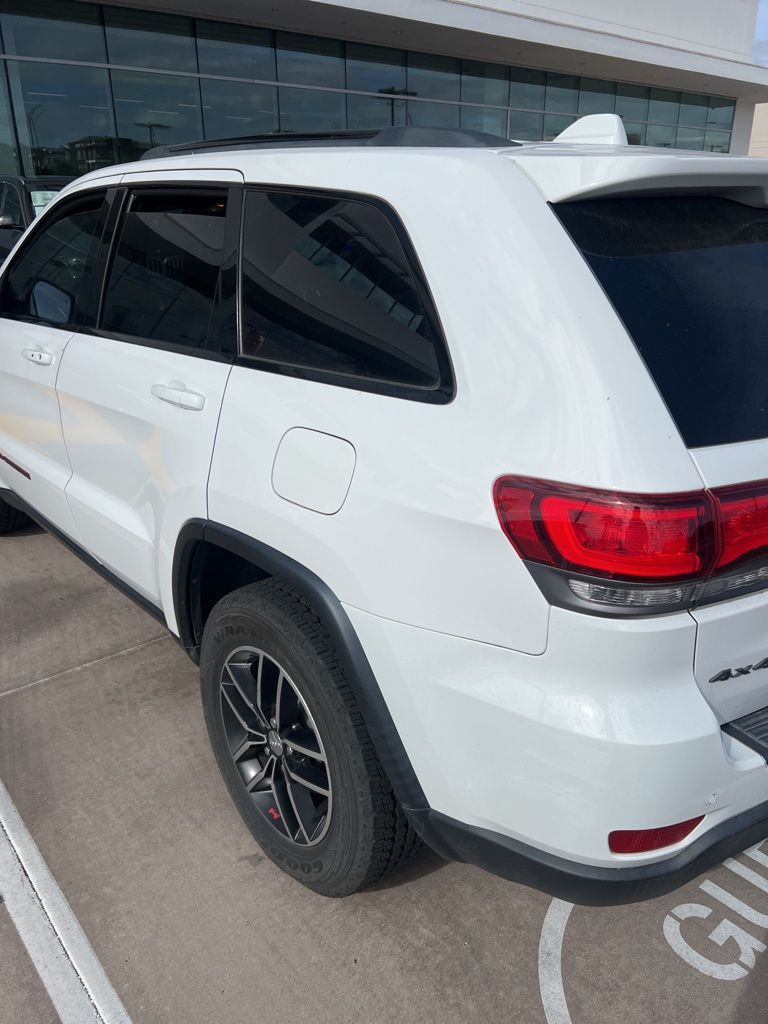 Thumbnail: 2018 Jeep Grand Cherokee - 3