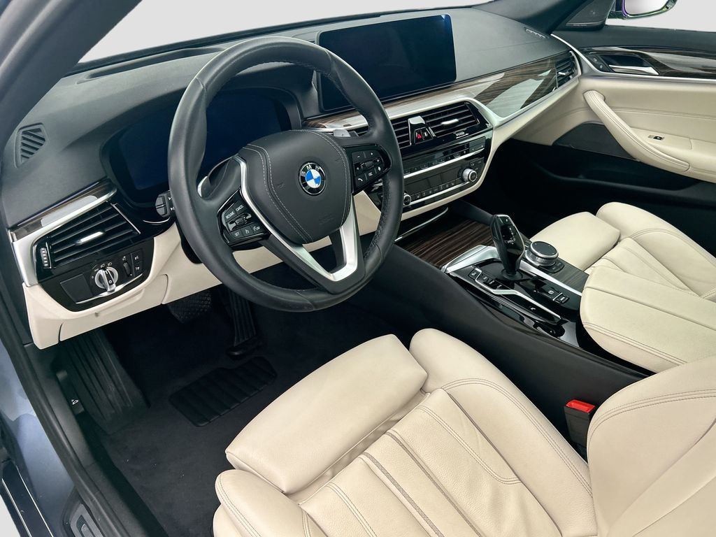Thumbnail: 2022 BMW 5 Series - 9