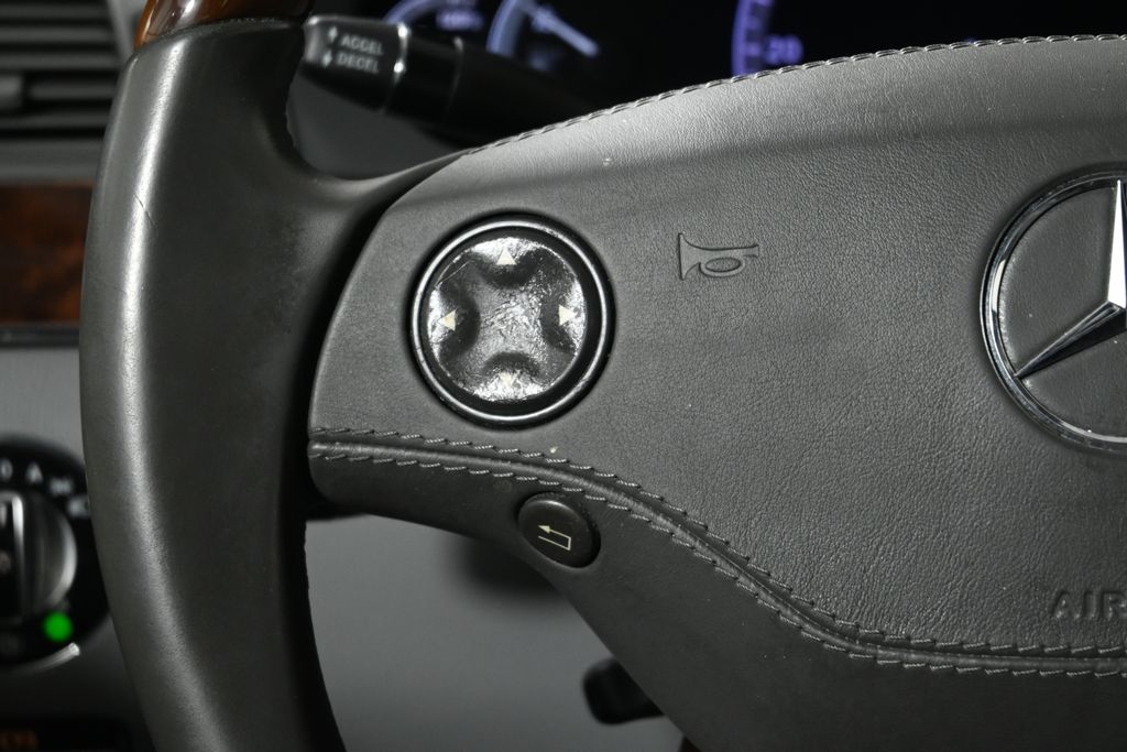 Thumbnail: 2008 Mercedes-Benz S-Class - 18