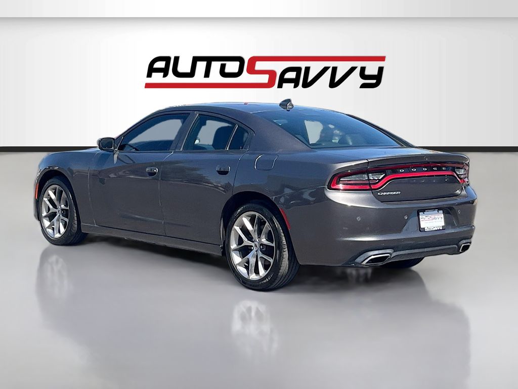 Used 2022 Gray Dodge SXT image 5