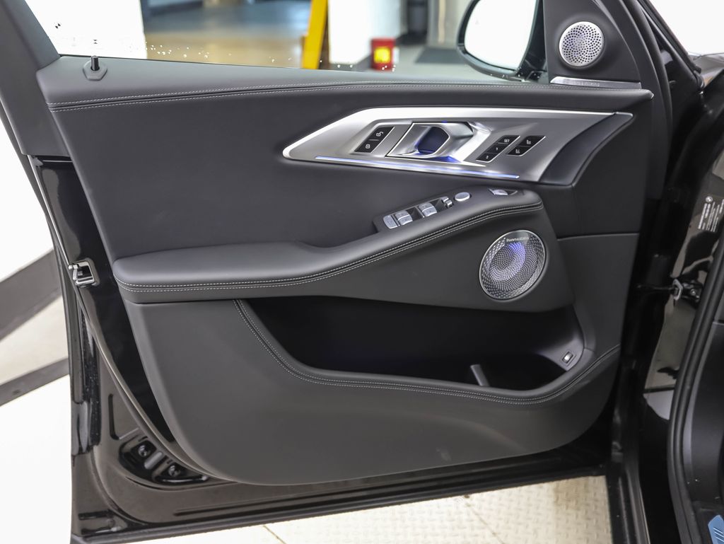 Thumbnail: 2026 BMW XM - 11