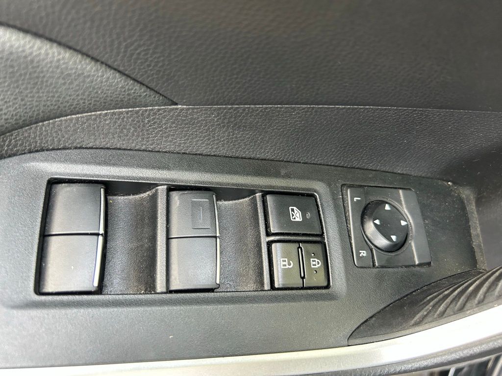 2021 Toyota RAV4 XLE Premium 24