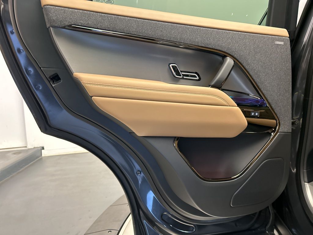 Thumbnail: 2025 Land Rover Range Rover Sport - 23