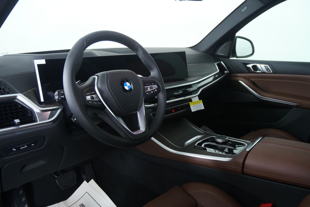 Thumbnail: 2026 BMW X5 - 12