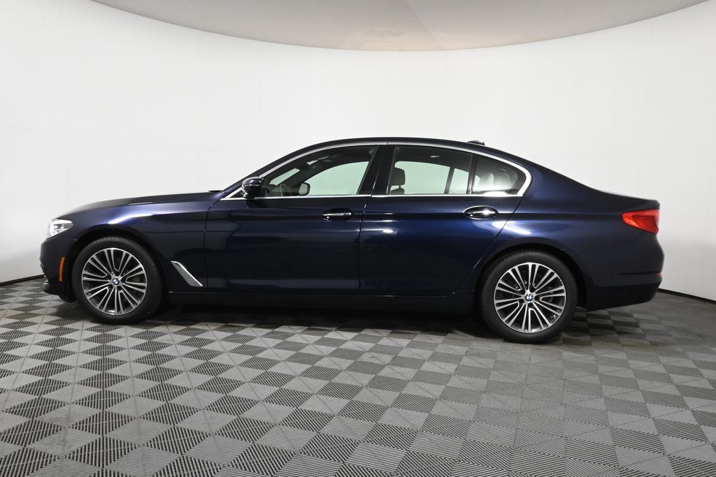 Thumbnail: 2017 BMW 5 Series - 2