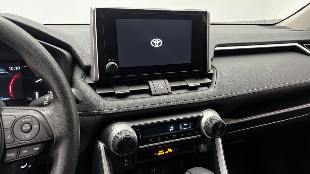 Thumbnail: 2025 Toyota RAV4 - 21