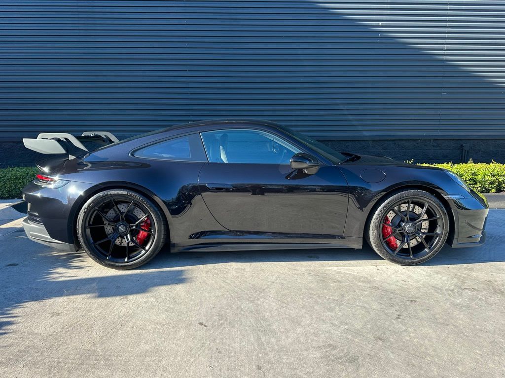 Thumbnail: 2024 Porsche 911 - 10