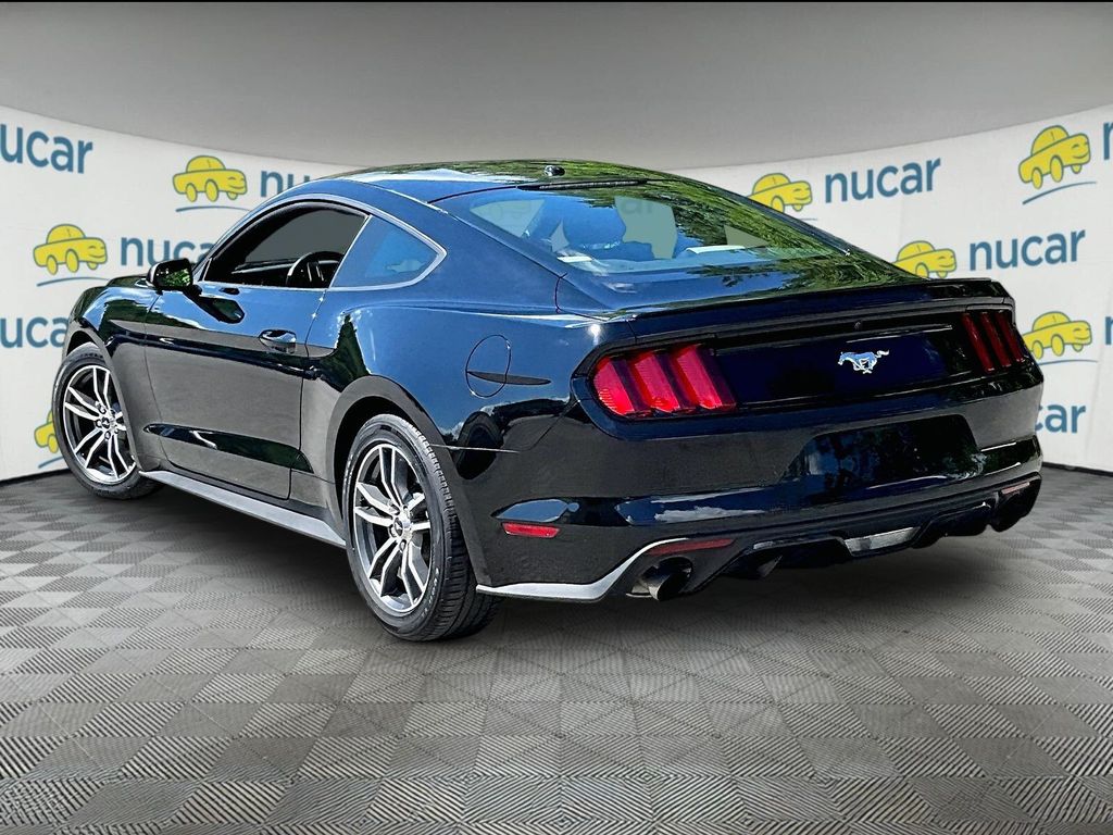 2015 Ford Mustang — photo 4