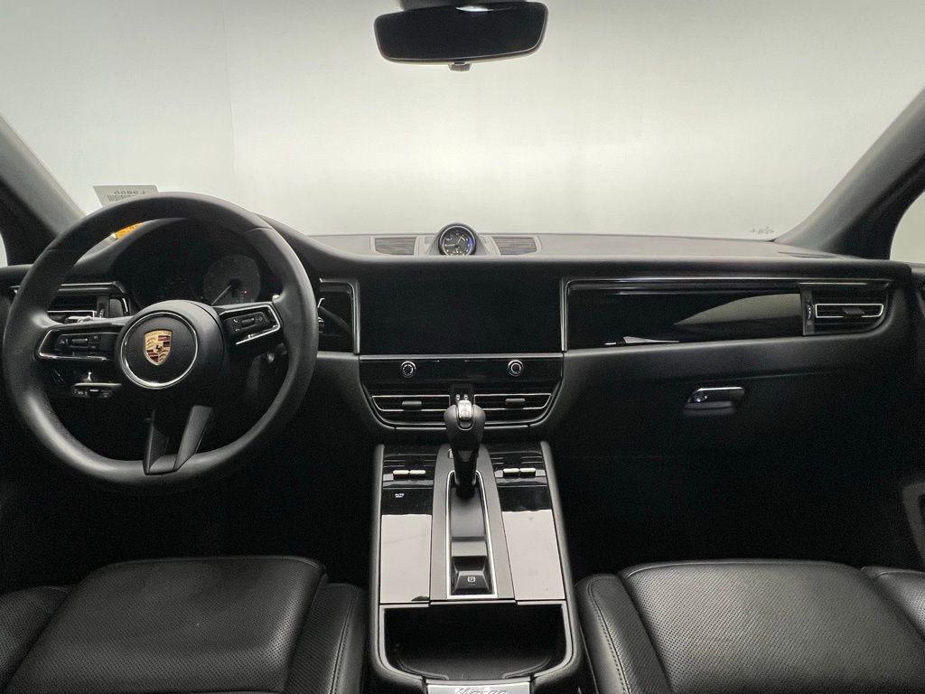 Thumbnail: 2023 Porsche Macan - 6