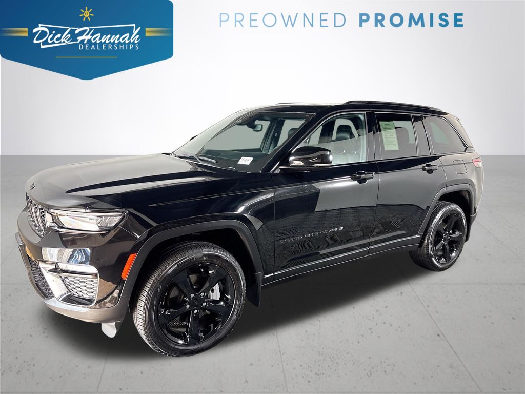 Diamond Black Crystal Pearlcoat 2025 Jeep Grand Cherokee SUV / Crossover Four-Wheel Drive 8-Speed Automatic