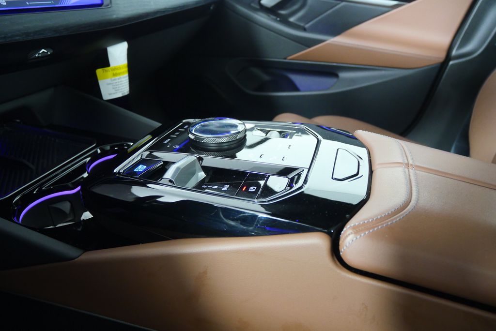 2025 BMW i5 xDrive40 28