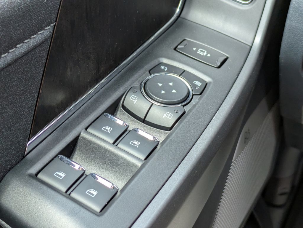 2026 Ford F-350 Super Duty LARIAT