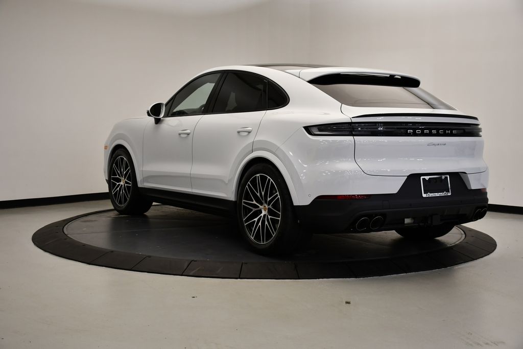 Thumbnail: 2025 Porsche  - 3