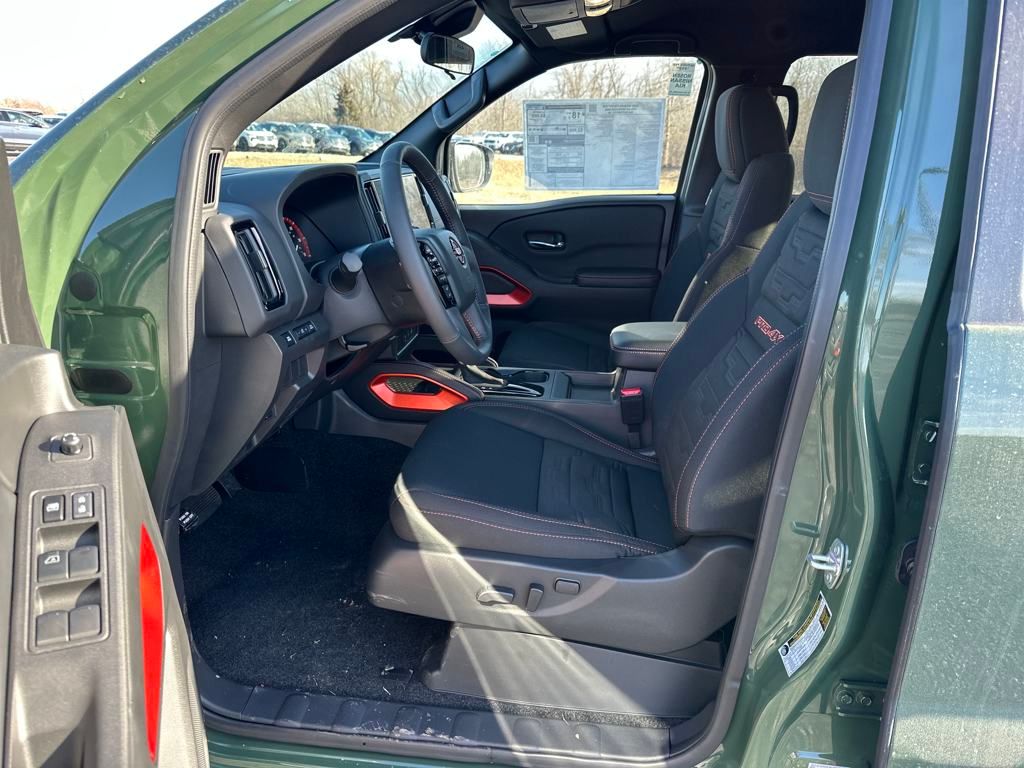 2025 Nissan Frontier PRO-4X photo