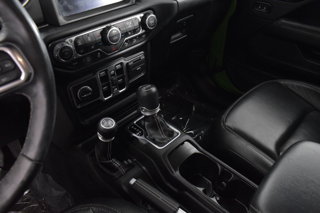 Thumbnail: 2019 Jeep Wrangler - 17