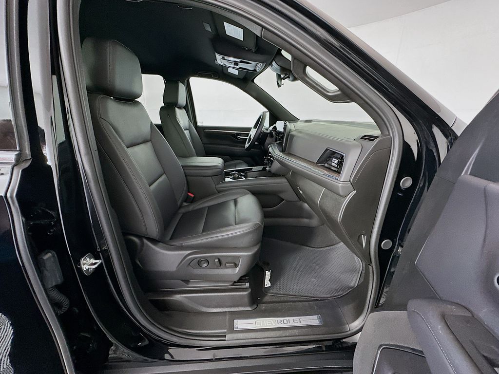 Thumbnail: 2025 Chevrolet Tahoe - 30