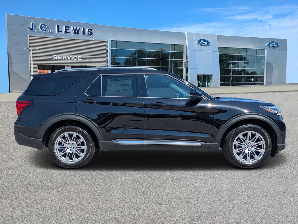 2026 Ford Explorer Platinum's photo