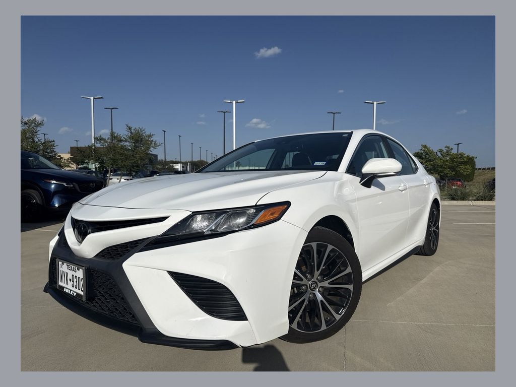 2020 Toyota Camry SE FWD