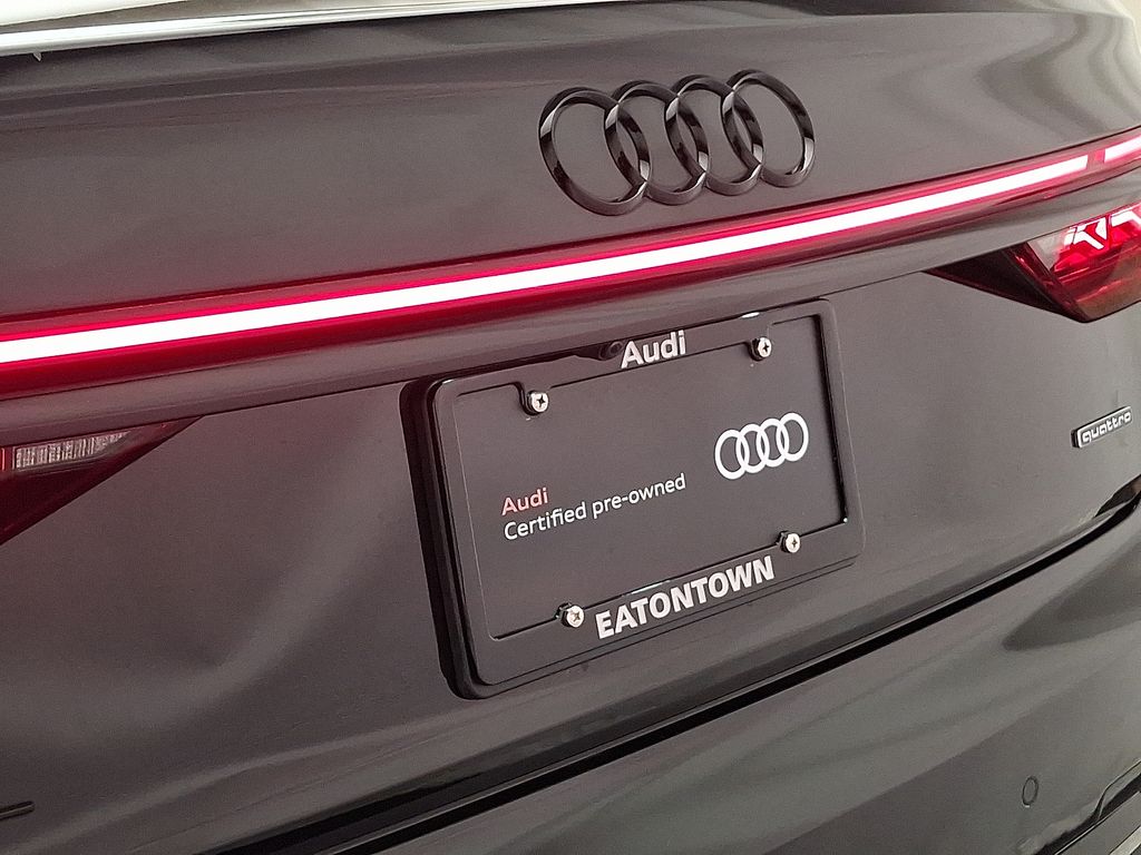 Thumbnail: 2022 Audi A8 - 30