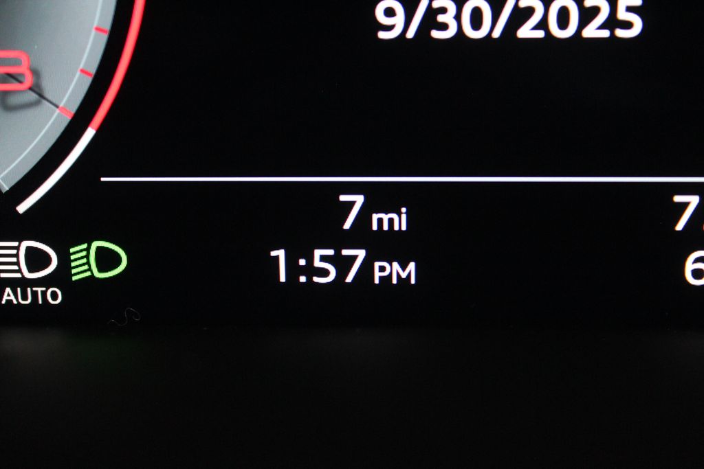 Thumbnail: 2026 Audi Q8 - 2